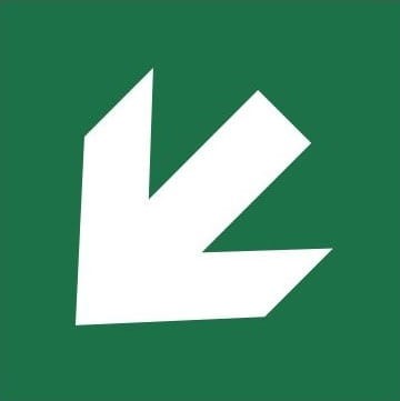 Piktogram "Kierunek drogi ewakuacyjnej (strzałka skośna)”